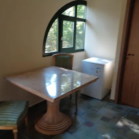 Arnyas Park Apartmanhaz Bed & Breakfast