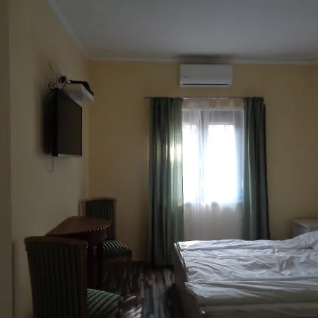 Frühstückspension Arnyas Park Apartmanhaz Balatonalmádi