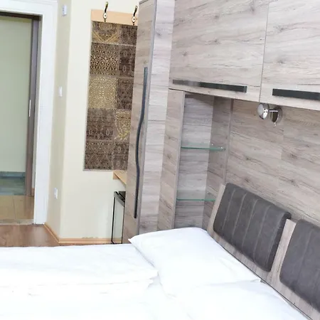 Bed & Breakfast Arnyas Park Apartmanhaz *