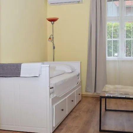 Bed & Breakfast Arnyas Park Apartmanhaz *