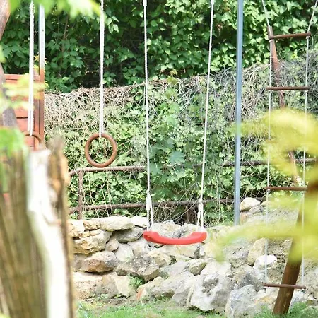 Arnyas Park Apartmanhaz Bed & Breakfast Balatonalmádi
