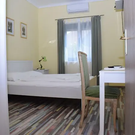 Arnyas Park Apartmanhaz *