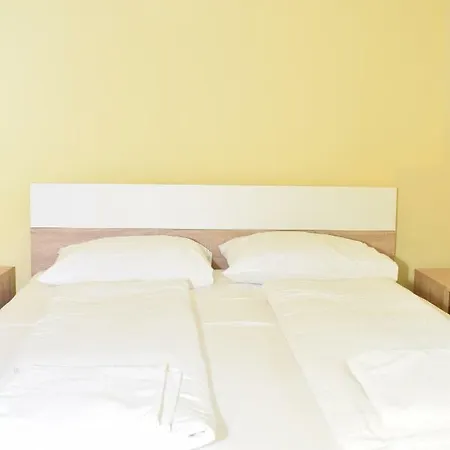Arnyas Park Apartmanhaz *